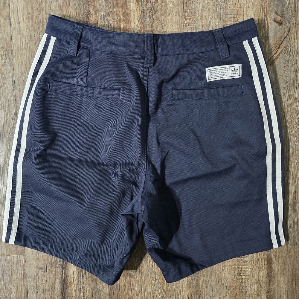Adidas skateboarding shorts blue size 33